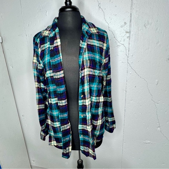 American Eagle Outfitters Tops - Aerie American Eagle boyfriend fit women’s plaid shirt